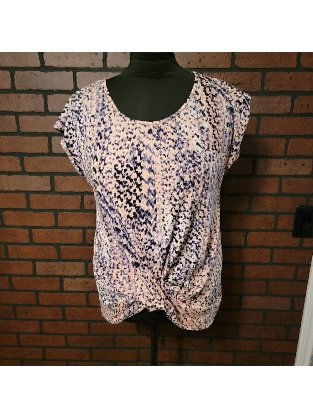 Doublju Tops Adorable Scoop Neck Shirt Very Flattering - Front gathered knot.